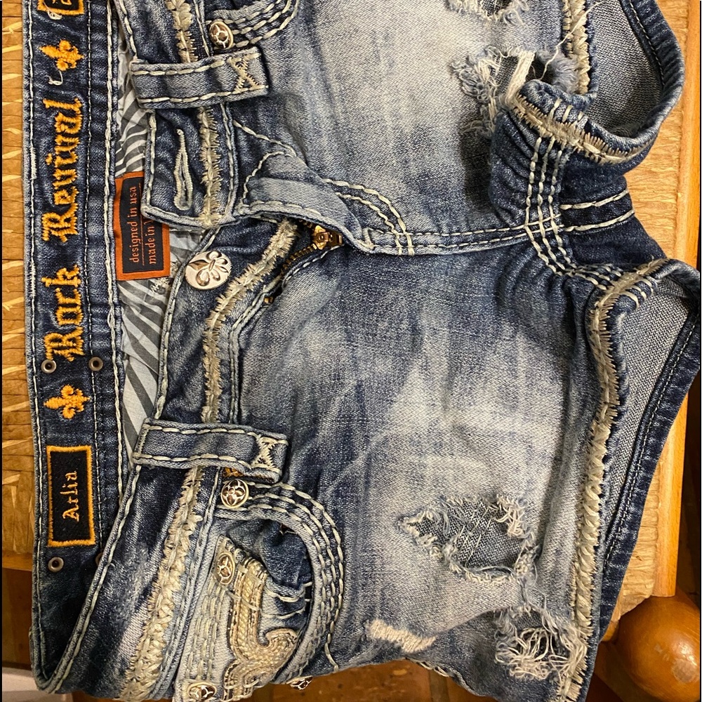 Rock revival shorts size 26